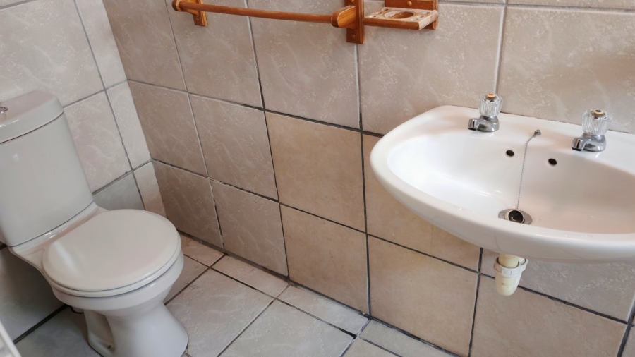 5 Bedroom Property for Sale in Twee Kuilen Western Cape